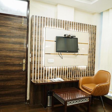 Hotel Batra Home Nizamuddin New Delhi Exteriör bild