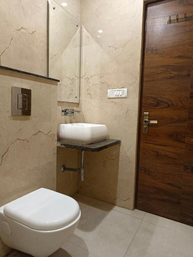 Hotel Batra Home Nizamuddin New Delhi Exteriör bild