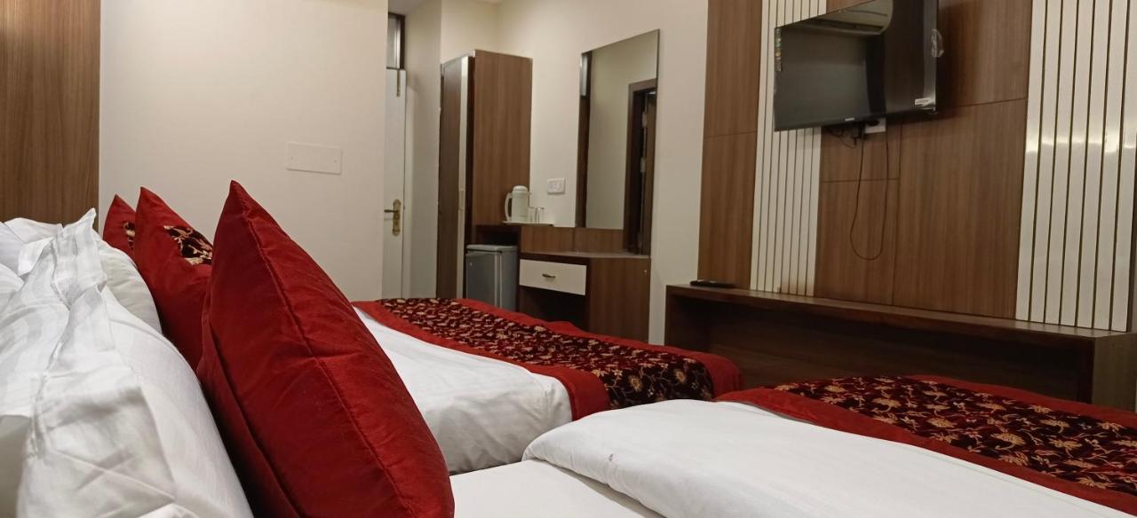 Hotel Batra Home Nizamuddin New Delhi Exteriör bild