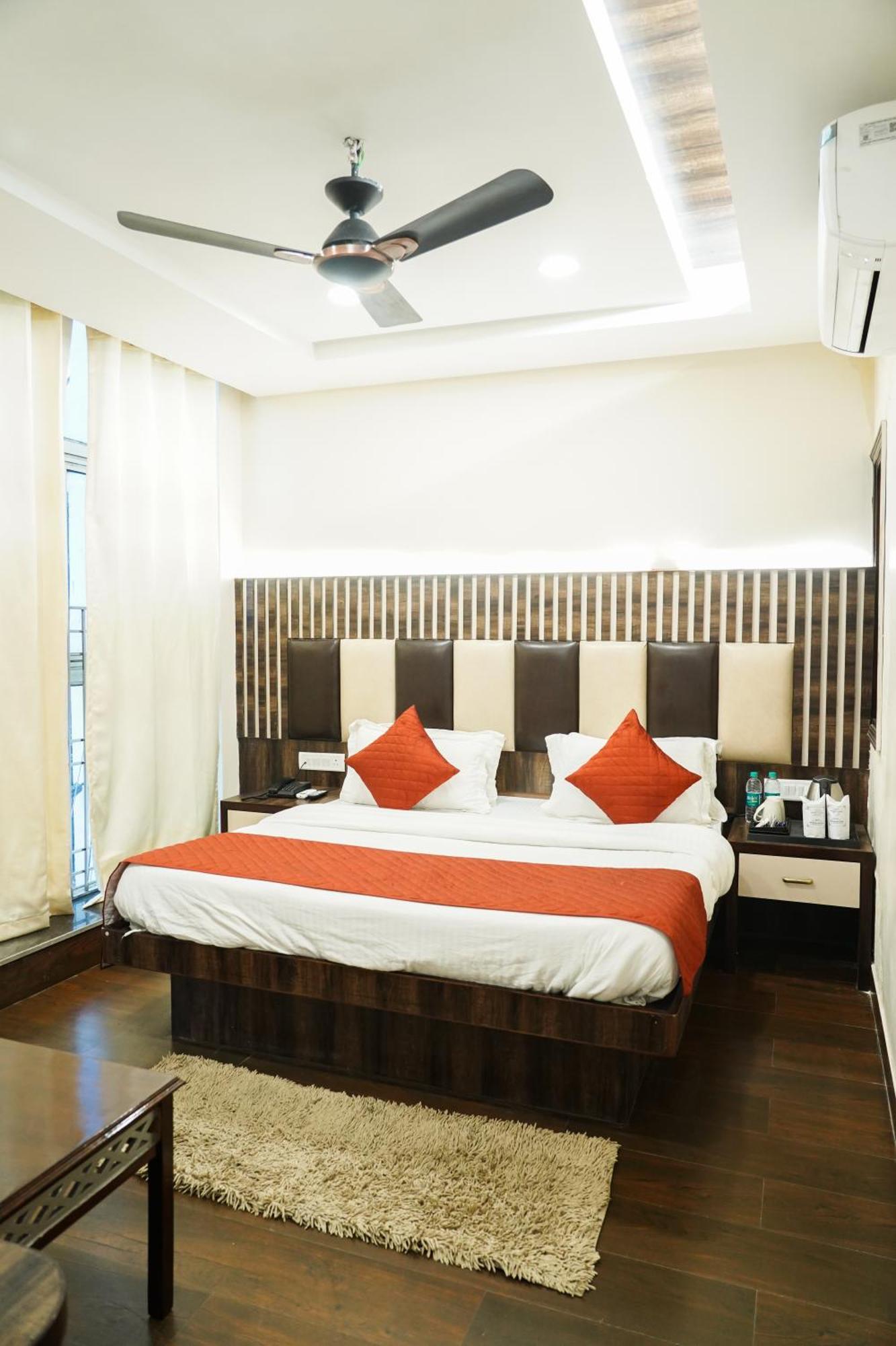 Hotel Batra Home Nizamuddin New Delhi Exteriör bild